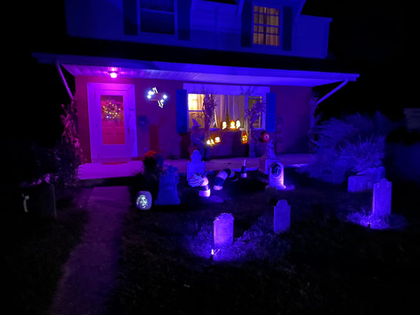 Smart lighting to decorate your home for Halloween